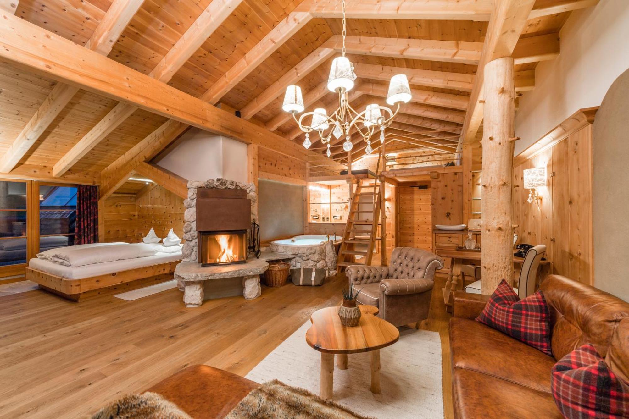 Naturhotel Luesnerhof Luson Esterno foto